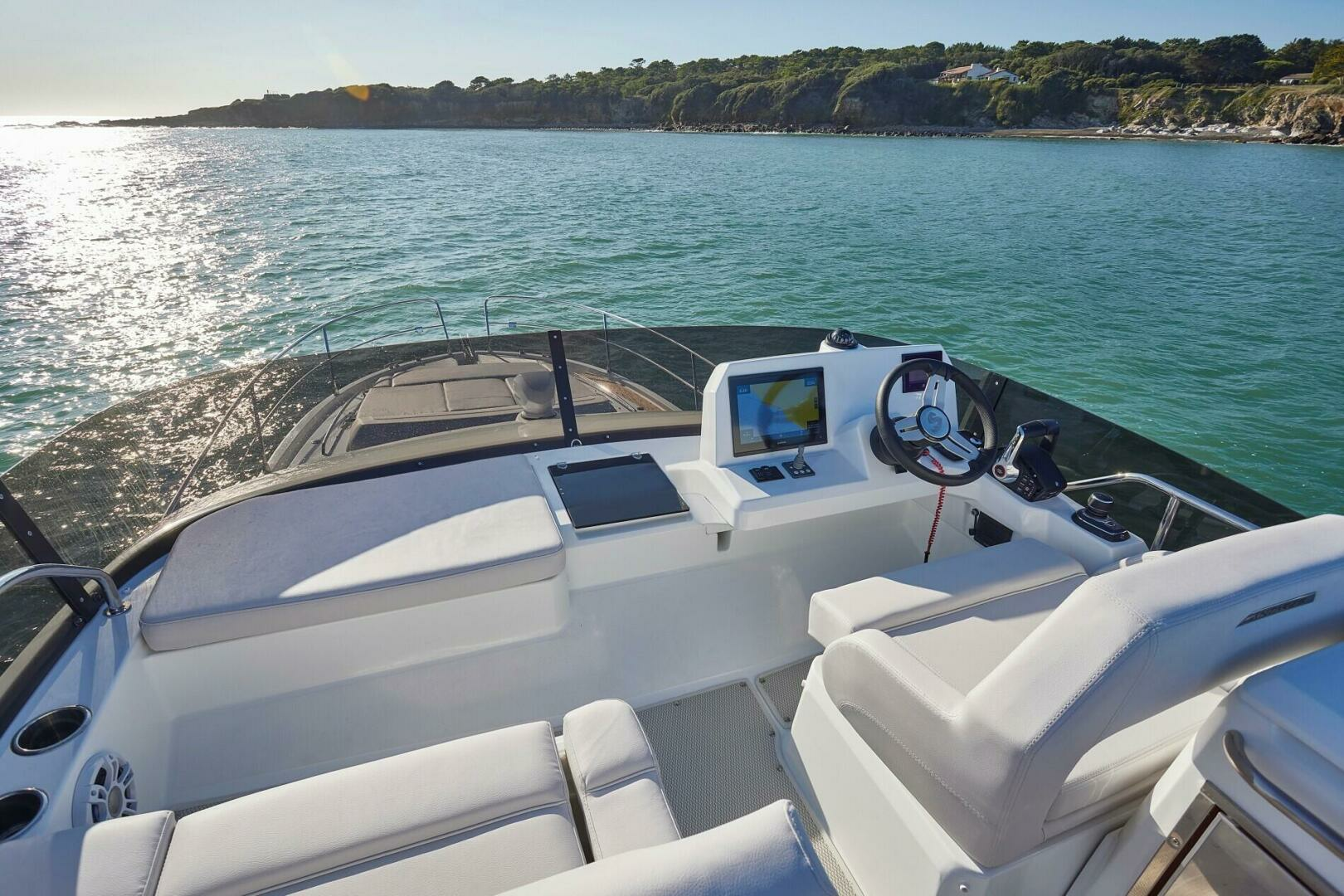 2025 Beneteau Antares 12 - Image 10