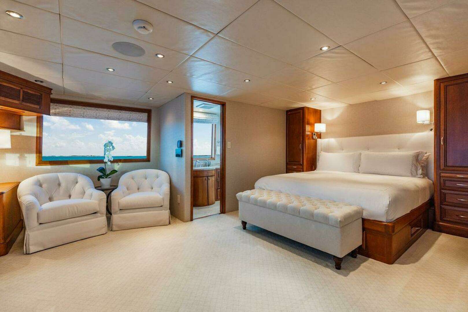 2009 Crystal Yachts Enclosed Pilothouse - Image 22