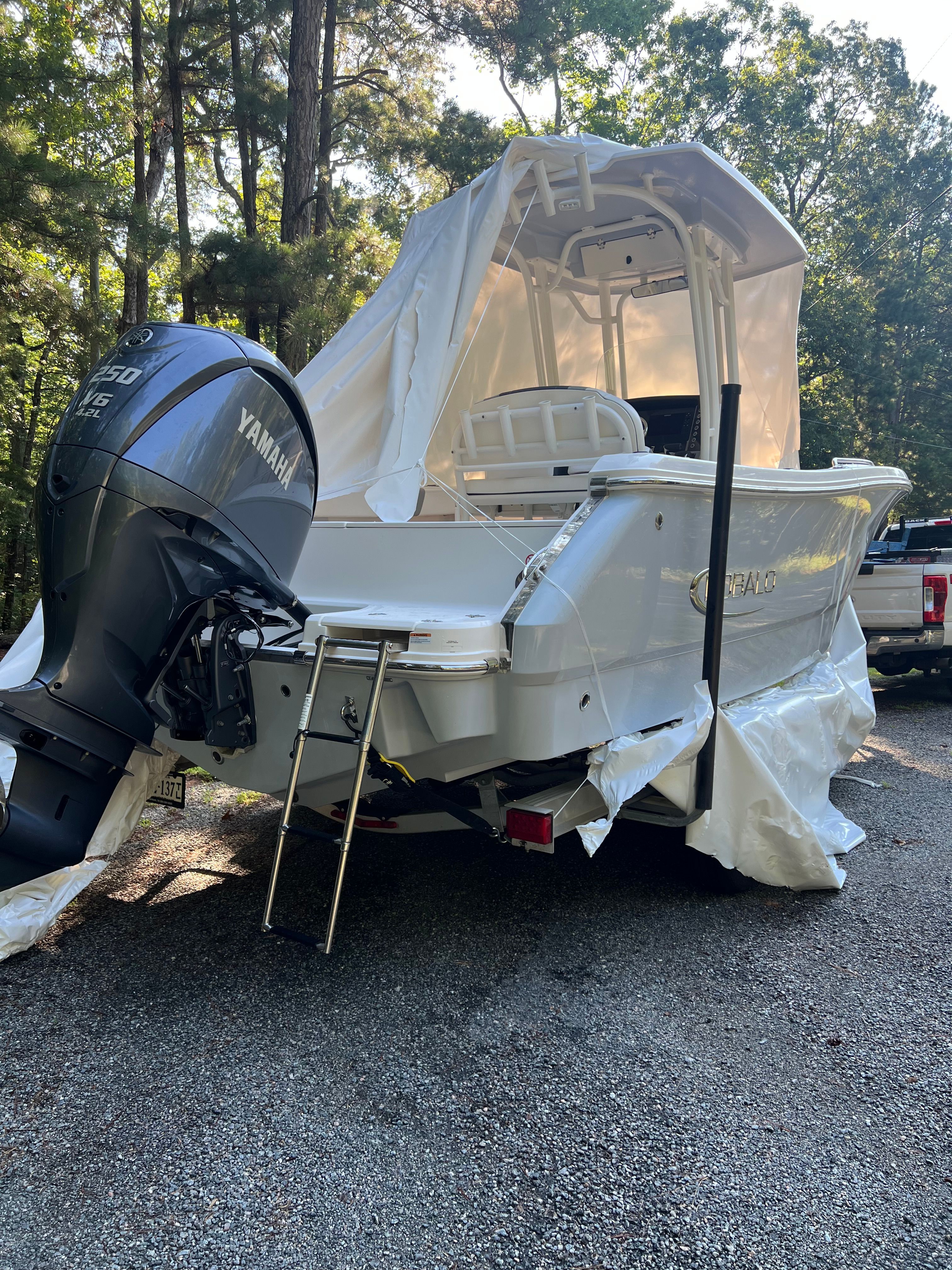 2021 Robalo R230 Center Console - 2