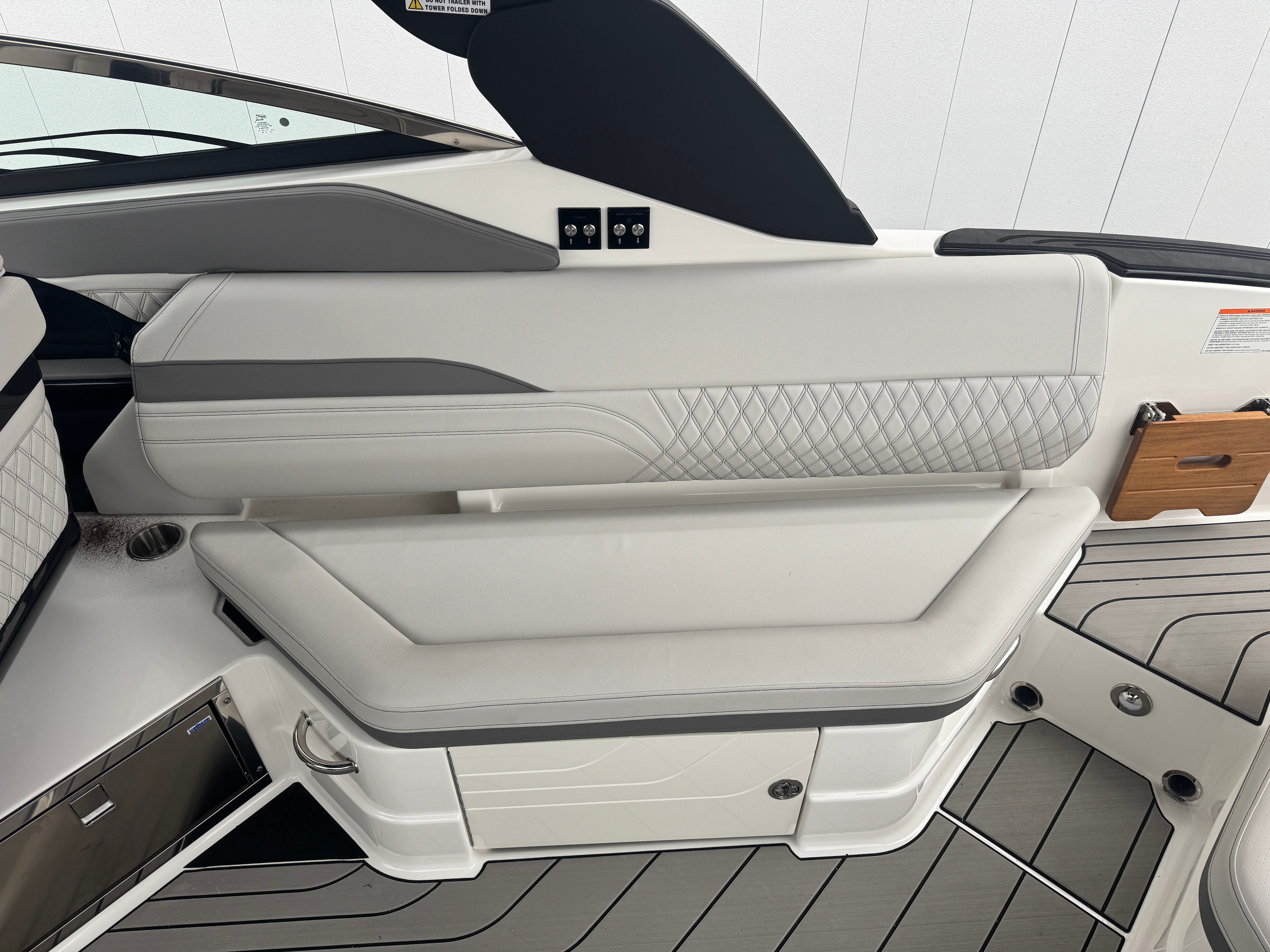 2026 Sea Ray SLX 280 - 28