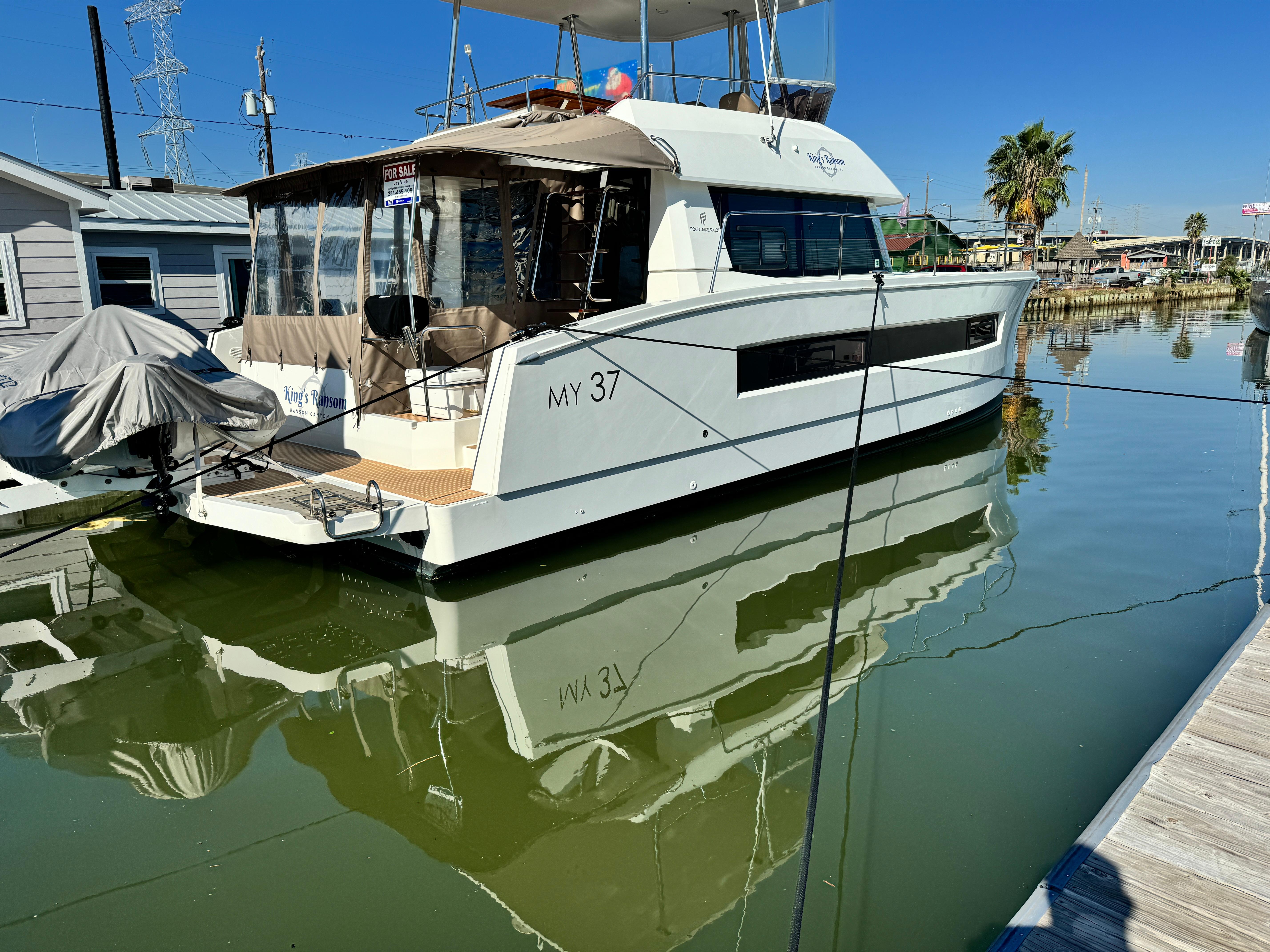 2017 Fountaine Pajot Motor Yacht 37