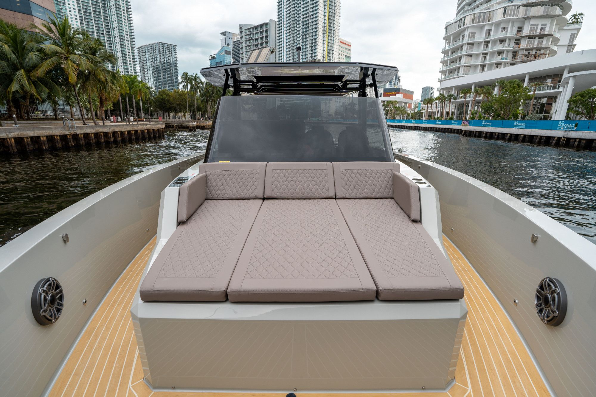 2025 De Antonio Yachts D42 Open - 31