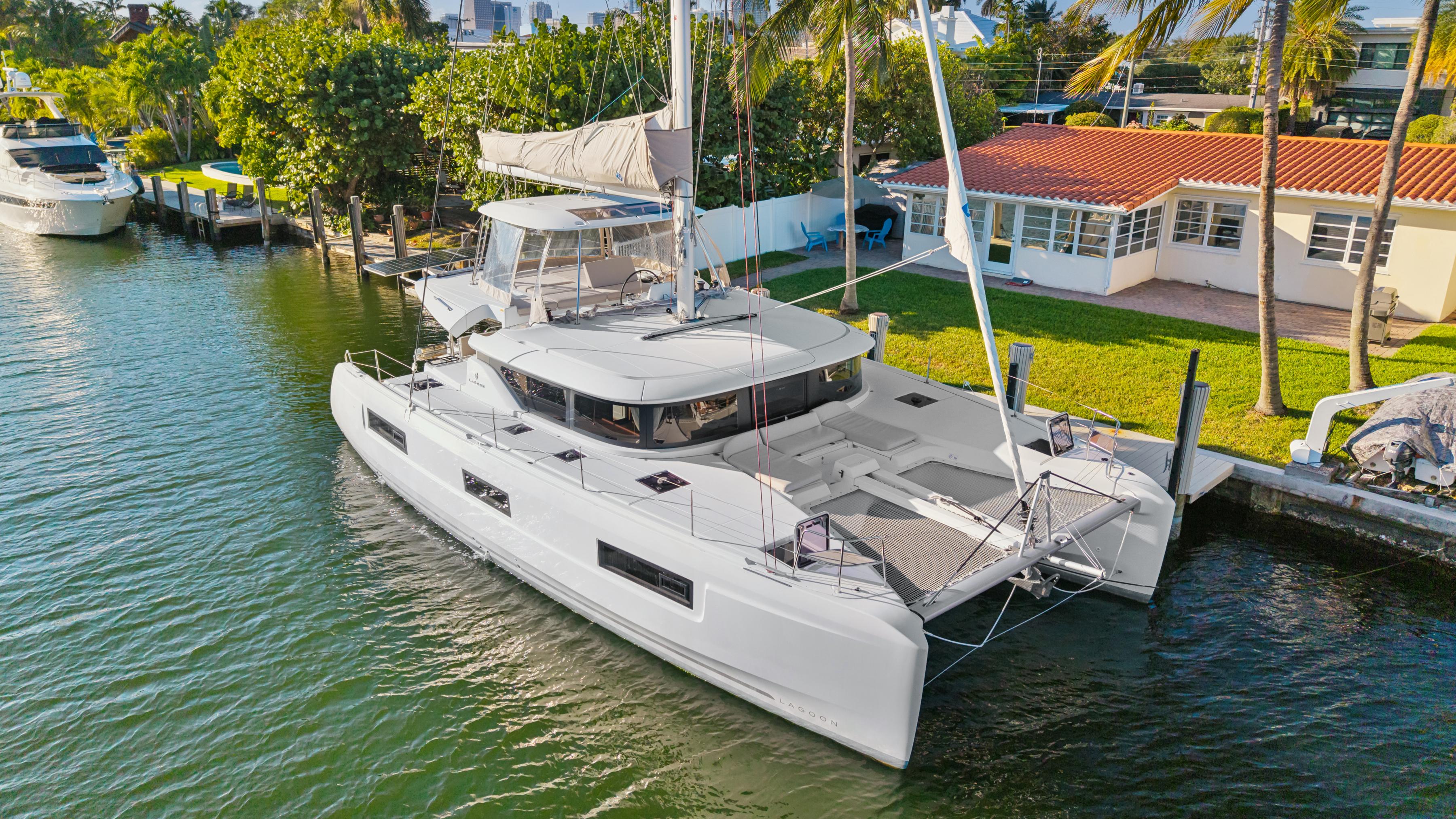 2022 Lagoon 46