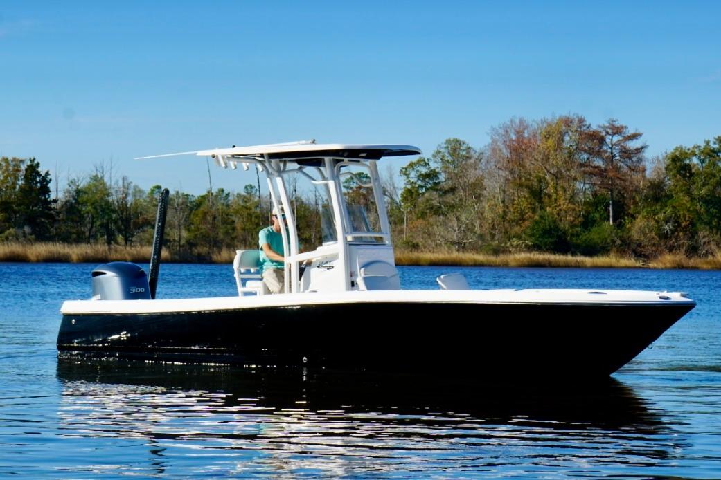 2017 Robalo 246 Cayman