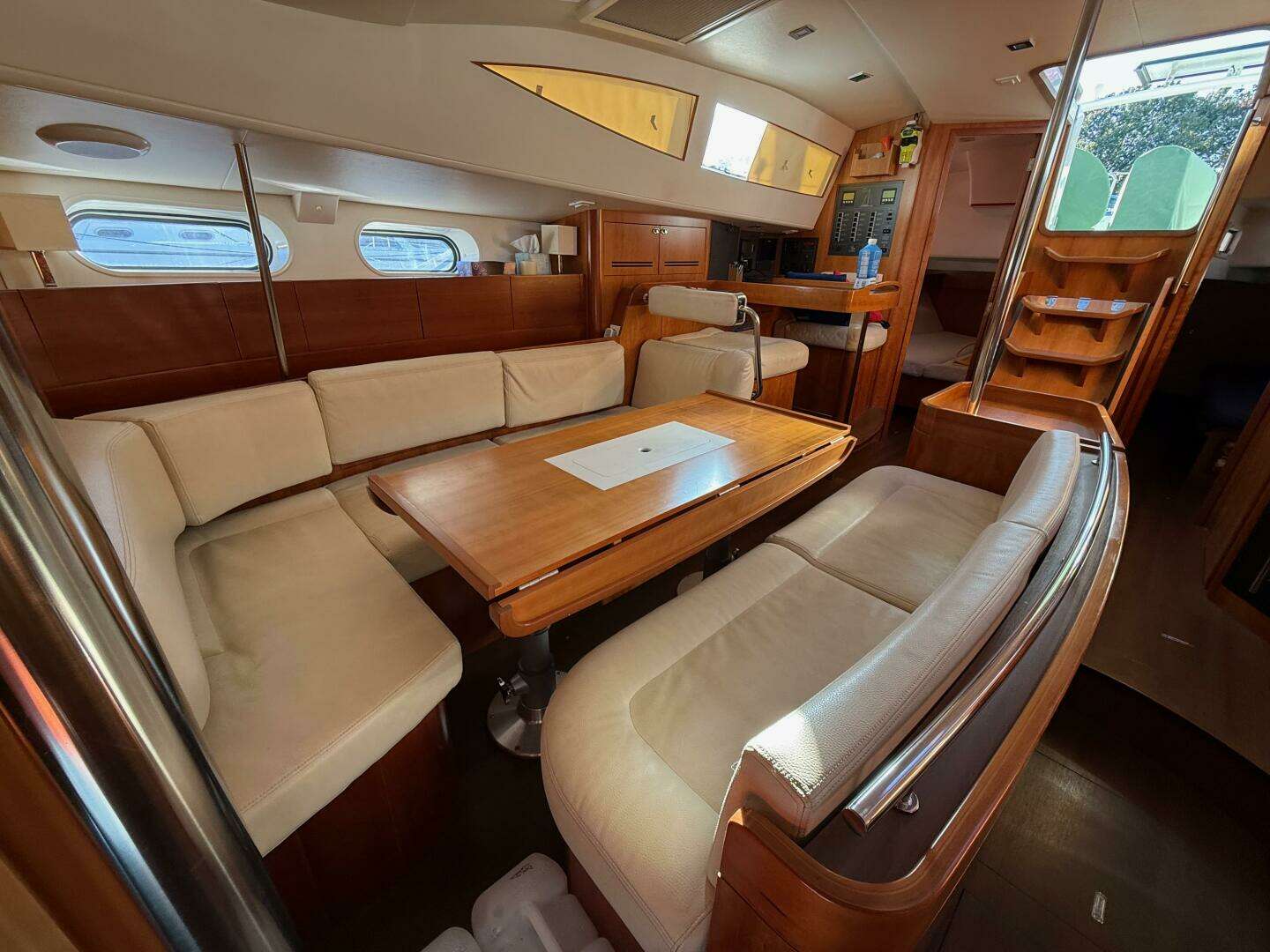 2011 Allures 45 - Image 67
