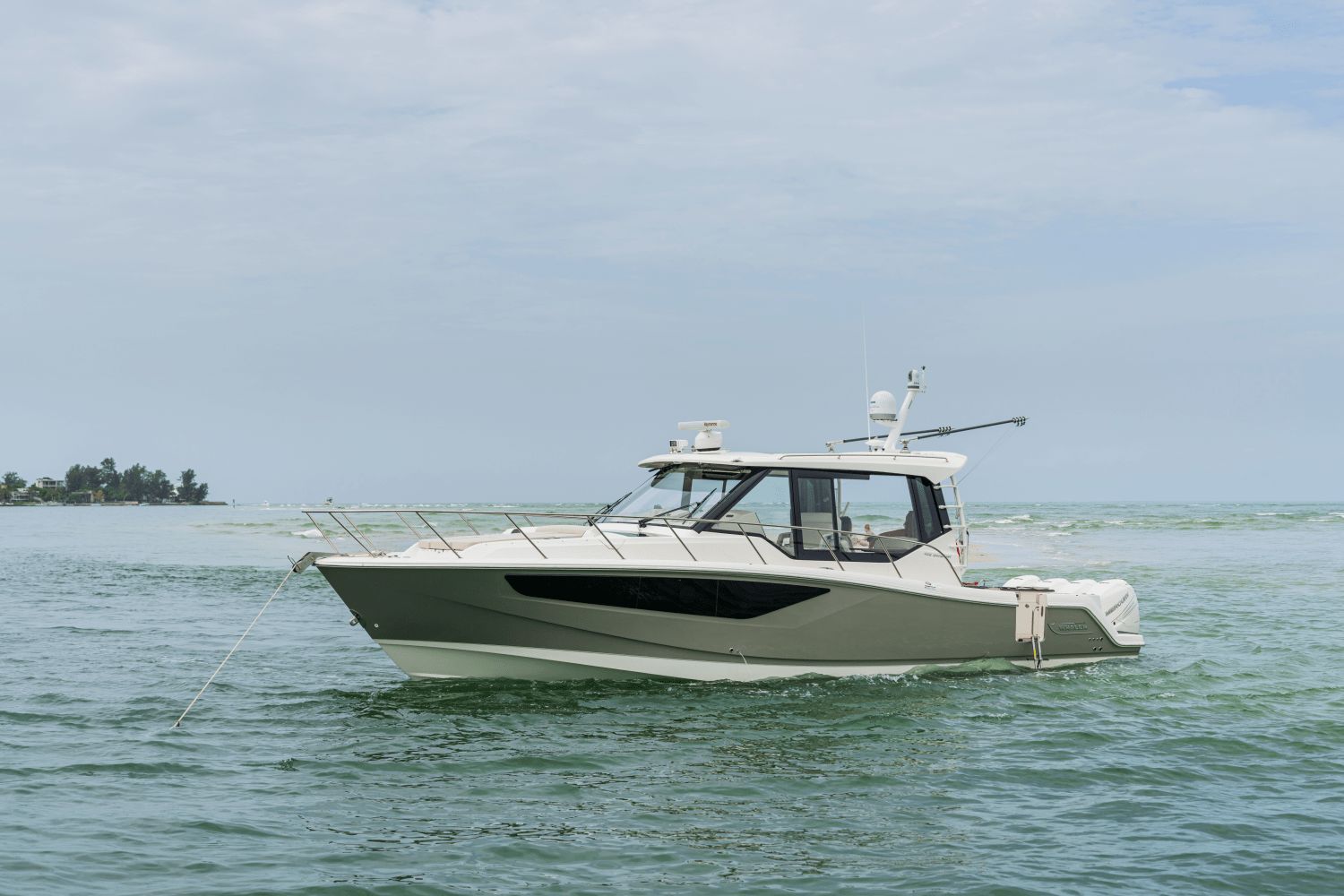 2025 Boston Whaler 405 Conquest - 3