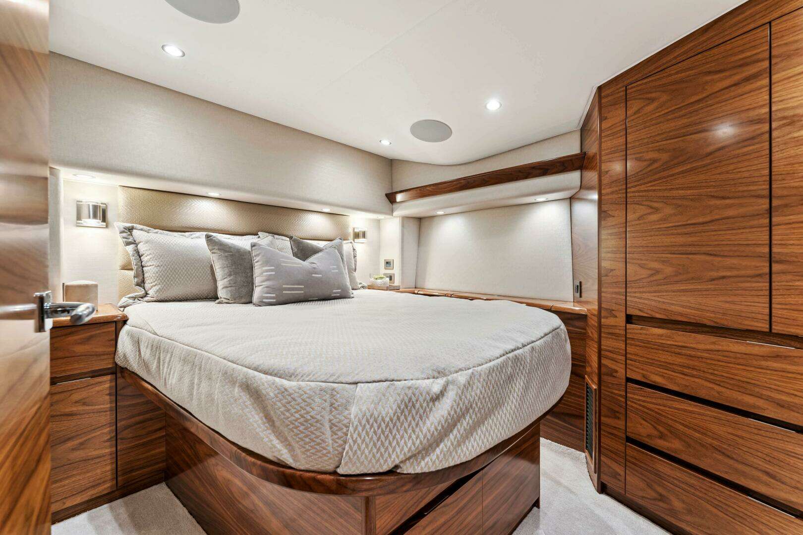 2026 Viking 50 Convertible - Image 21