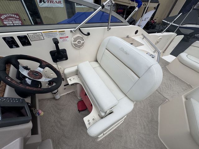 2005 Rinker Fiesta Vee 270 - 9