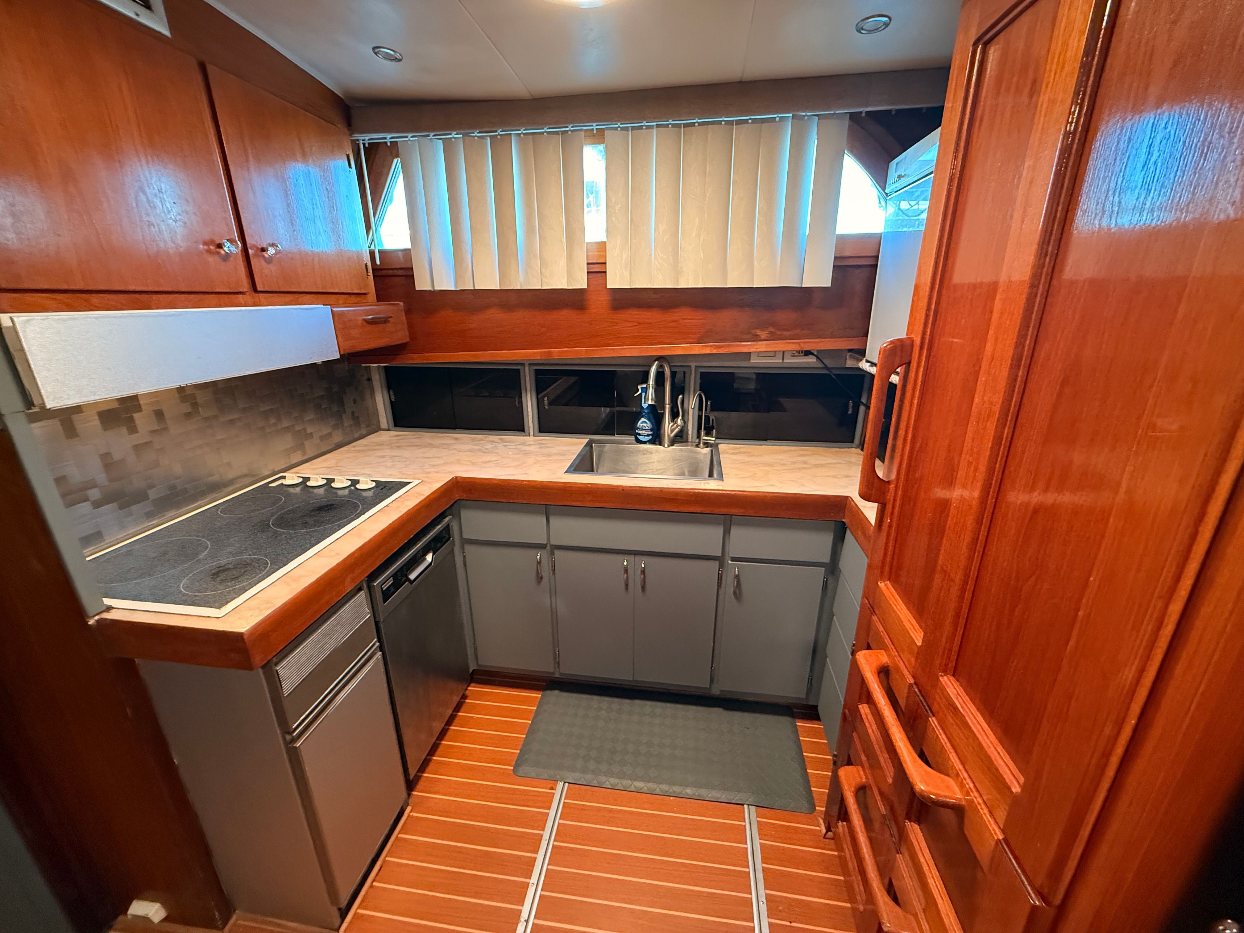1969 Hatteras 53 - 24
