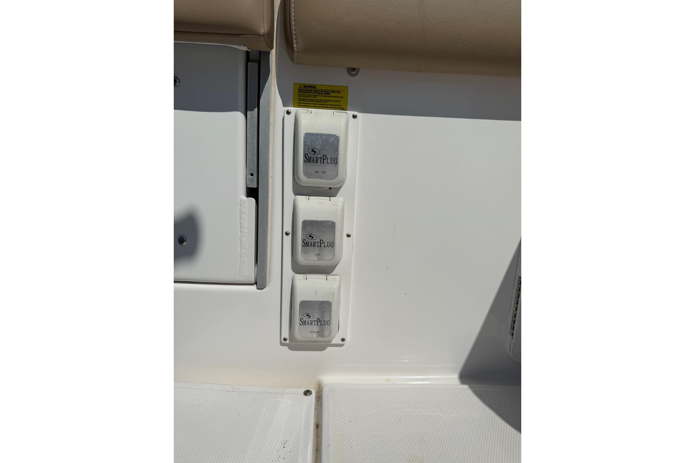 2021 Everglades 365 Center Console