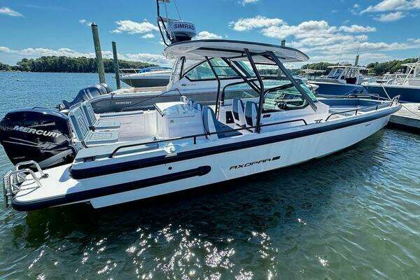 2022 Axopar 28 T-Top