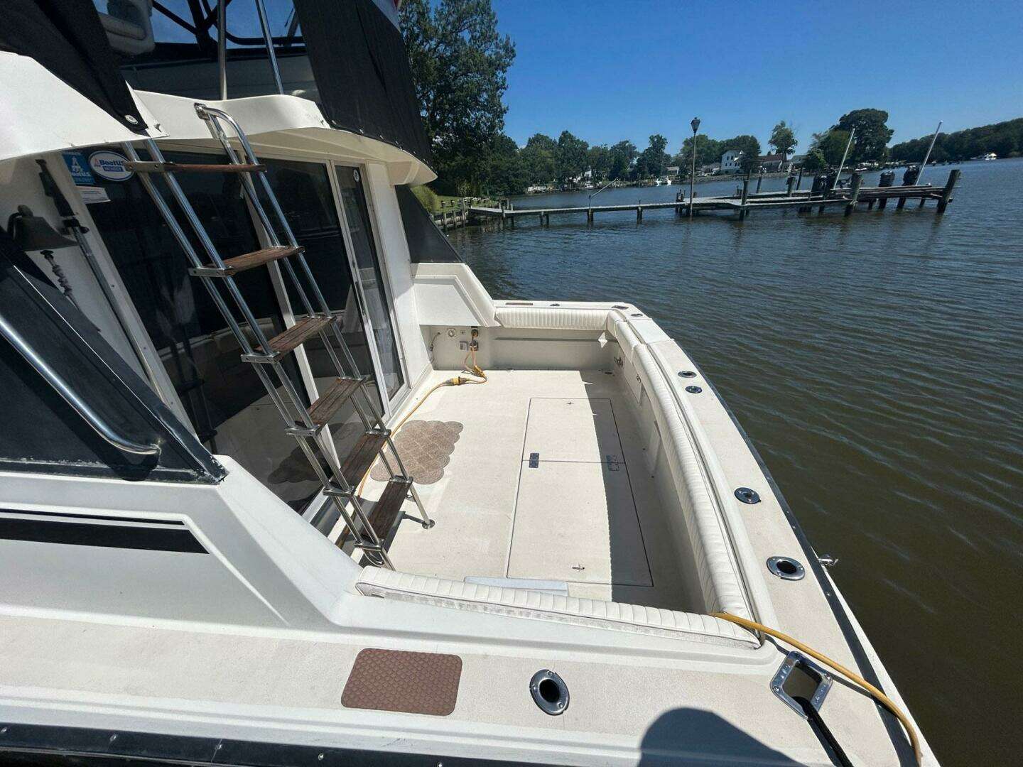 1990 Silverton 34 Convertible - Image 6