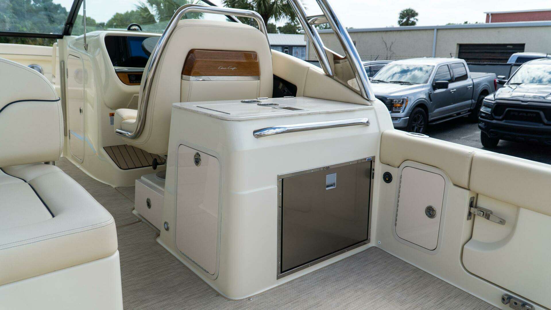 2025 Chris-Craft Calypso - Image 23
