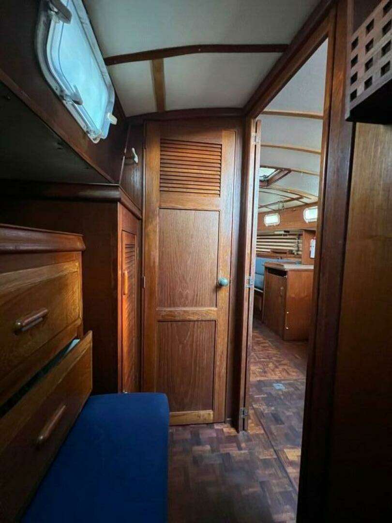 1978 Endeavour 37 - Image 10