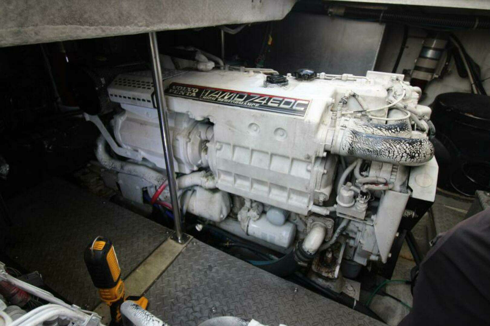 2002 Regal 4260 Commodore - Image 40