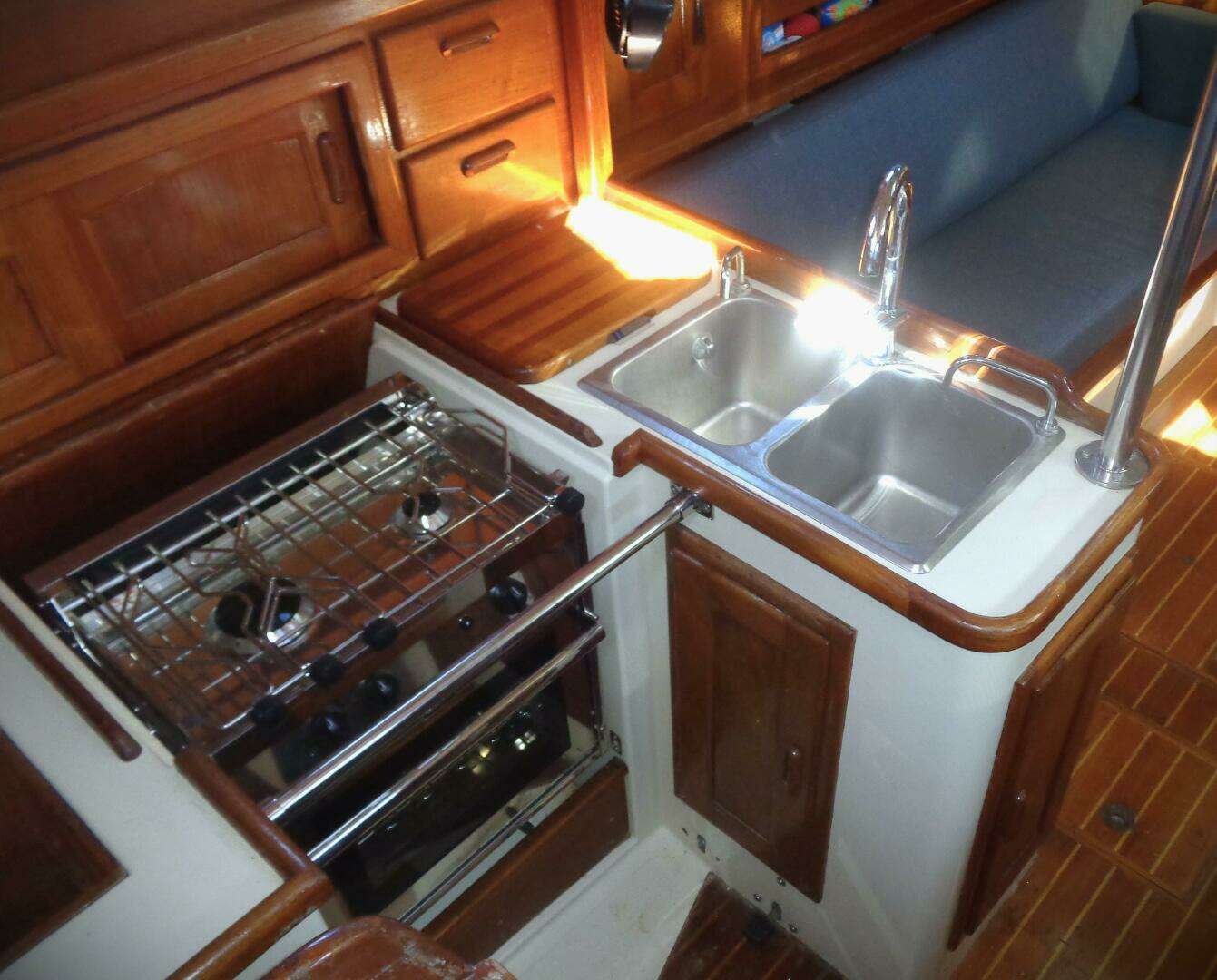 1992 Pacific Seacraft 34 - Image 3