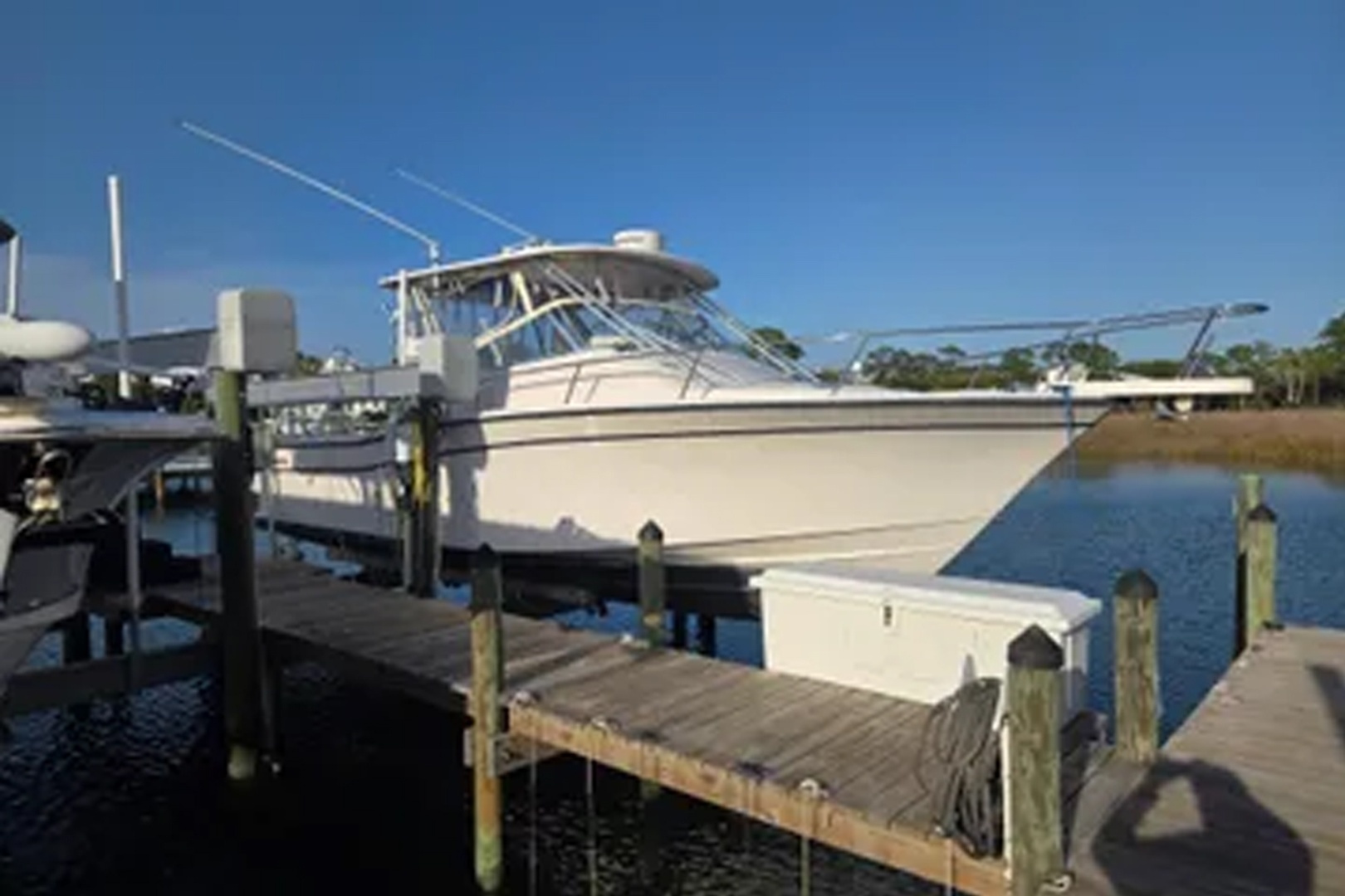 2004 Grady-White Express 330 - Image 2