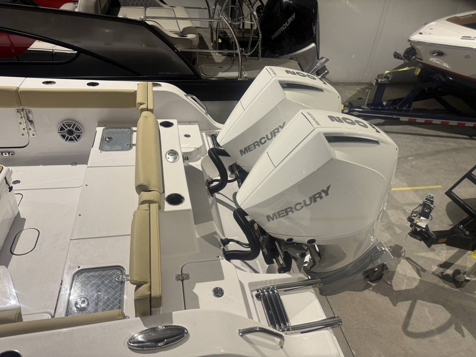 2026 Sportsman Heritage 261 Center Console - 12