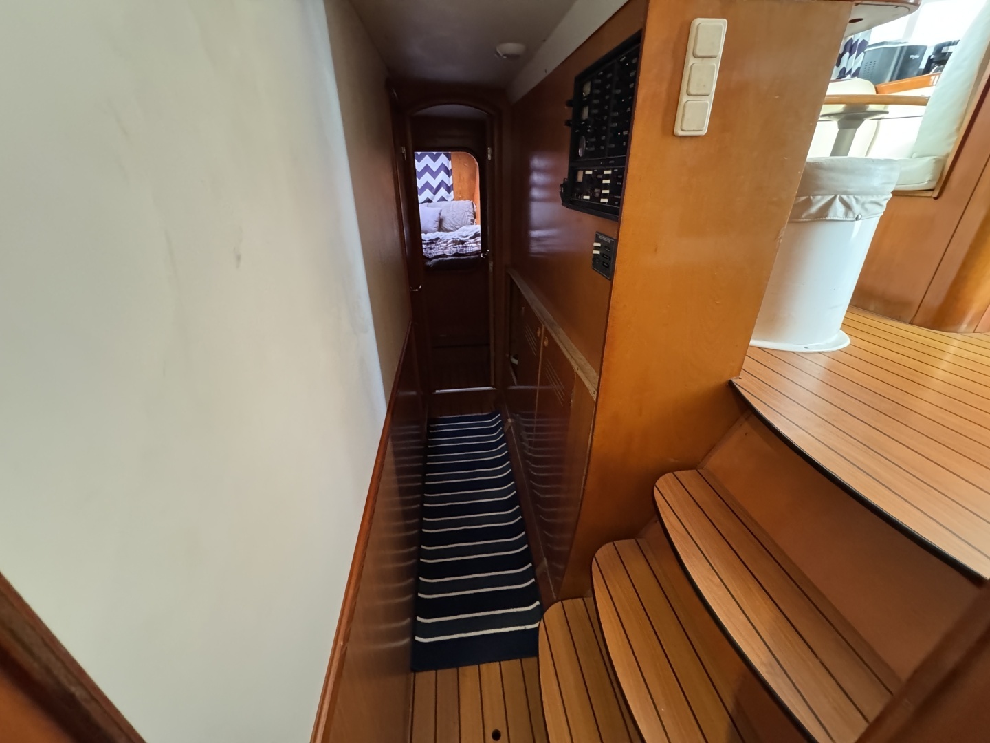 2004 Lagoon 410 S2 - Image 15