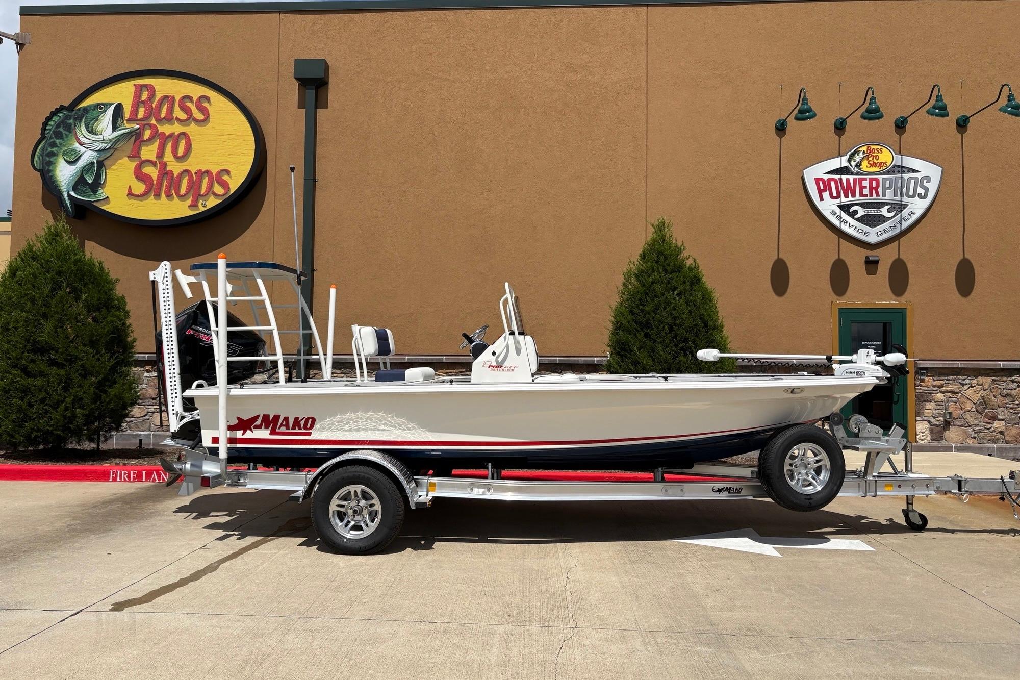 2026 Mako 18 Pro Skiff Patriot Edition boat at Bass Pro Shops.