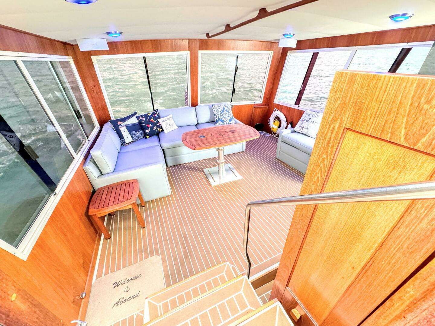 1987 Viking 48 Motor Yacht - Image 29