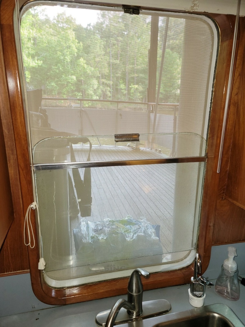 1990 DeFever Offshore Cruiser - Image 25