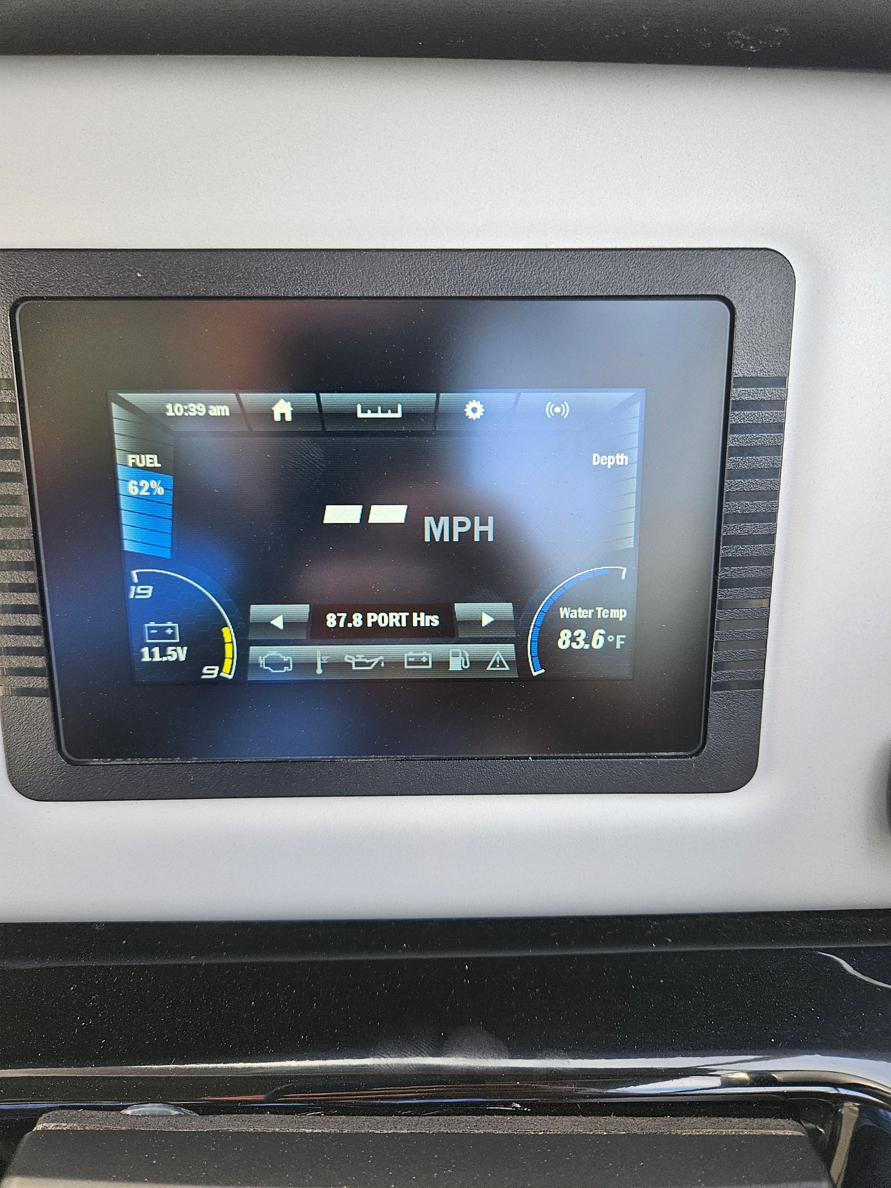 Yamaha SX210 2022 boat display showing speed and fuel levels.