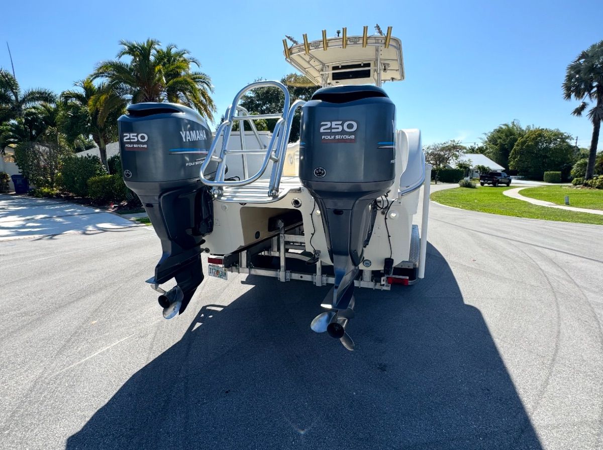 2004 World Cat 270TE with Yamaha 250 outboard engines.