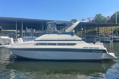 1990 Carver 380 Santego