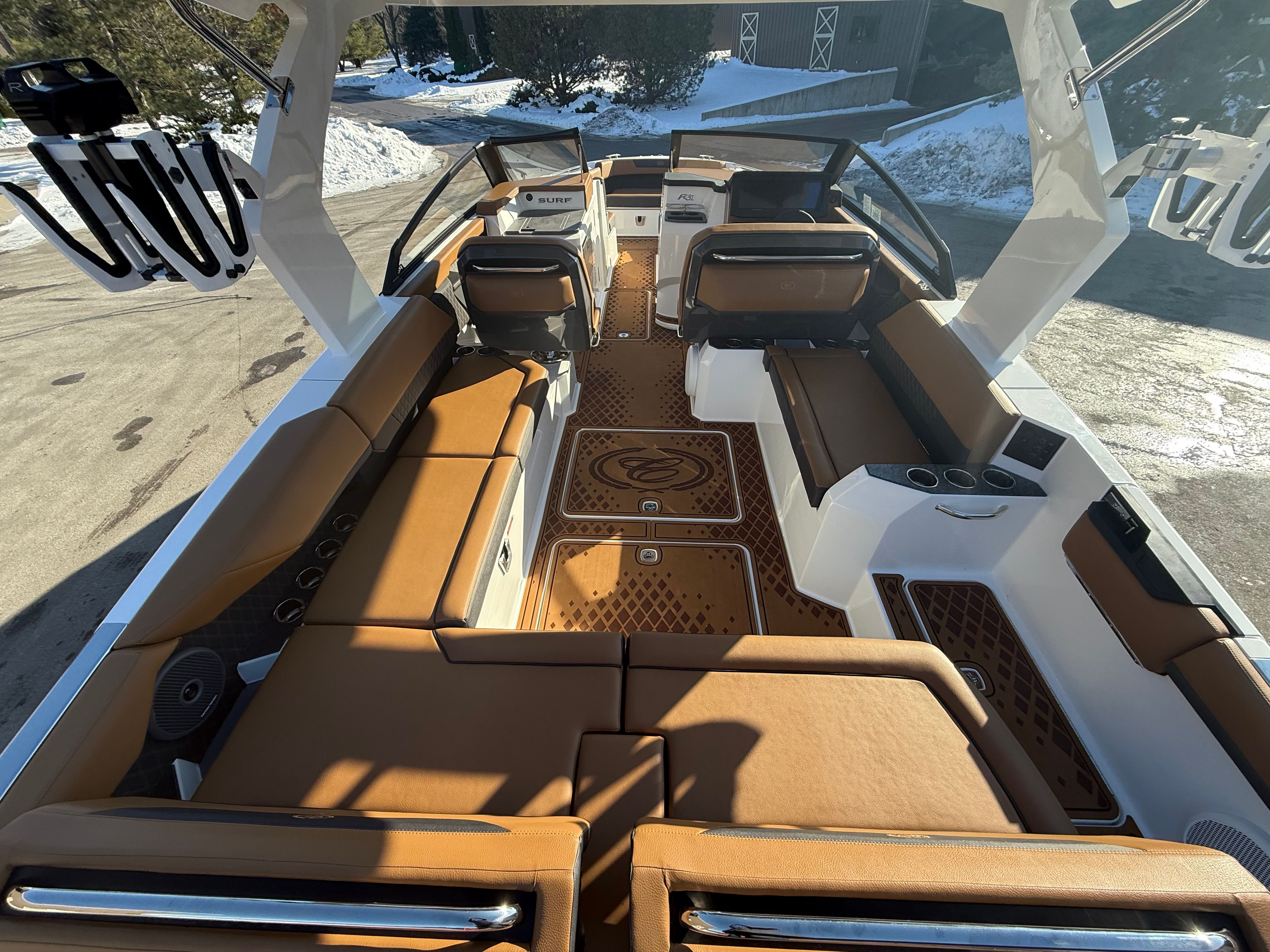 2026 Cobalt R31 Surf - 36