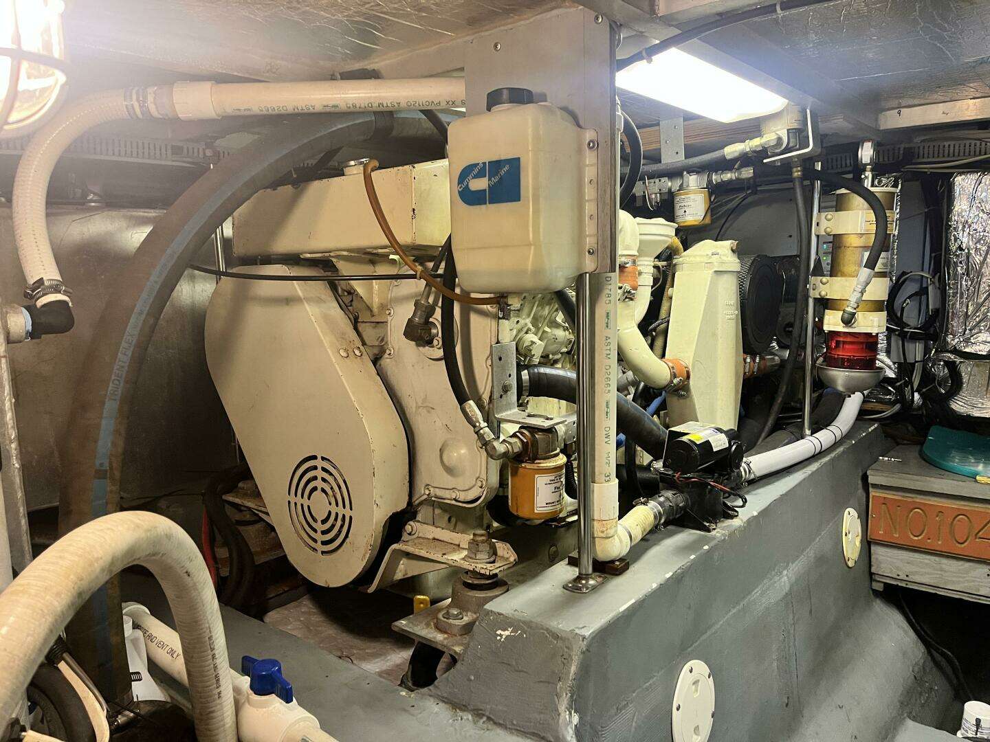 1995 Carver 440 Aft Cabin - Image 73