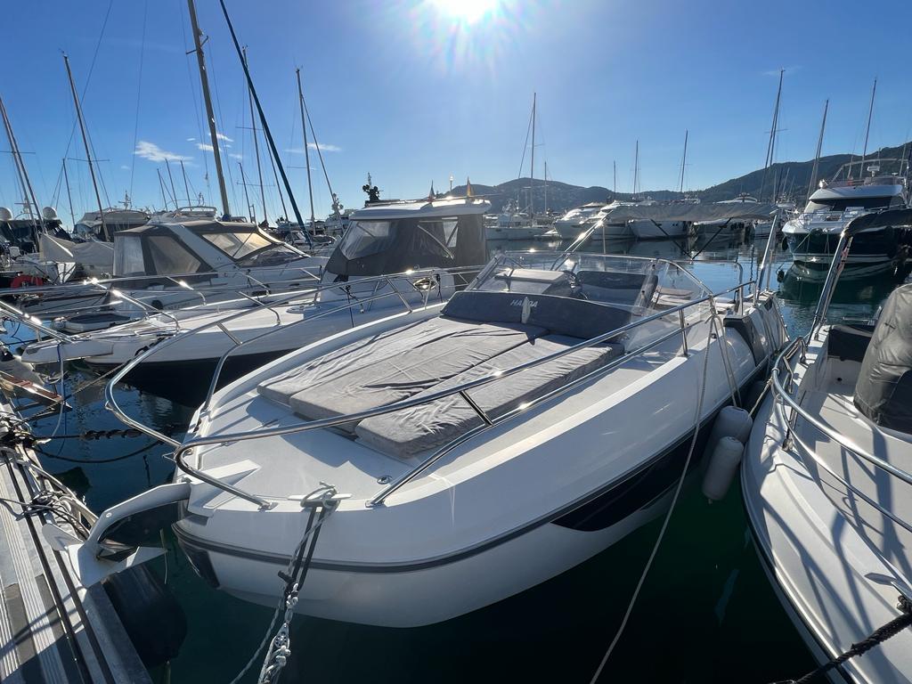 2017 Beneteau Flyer 8.8 SUNdeck