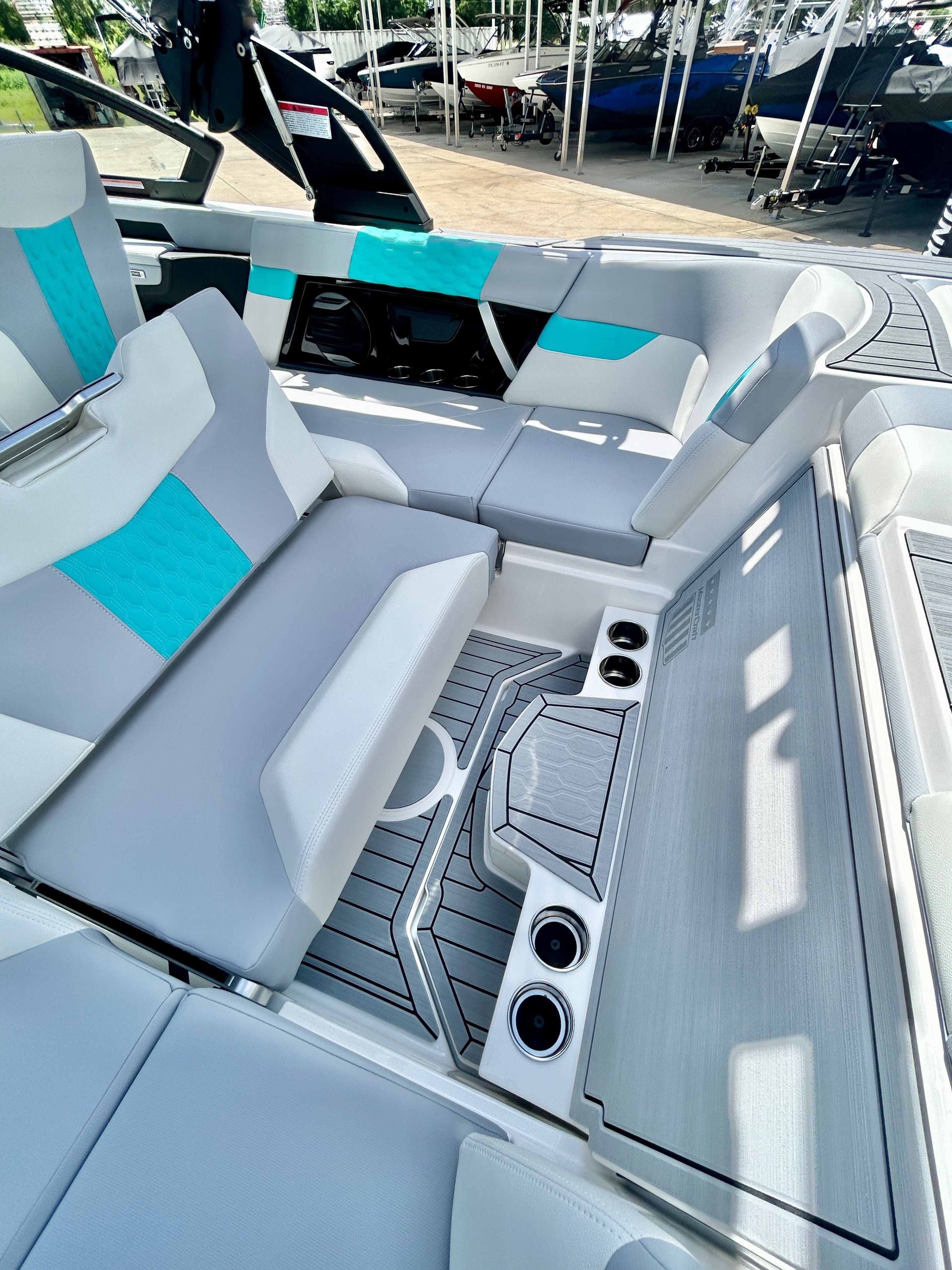 2026 MasterCraft XT22 - 56