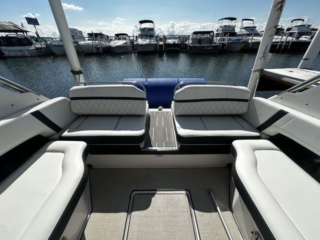 2023 Regal 2800 Bowrider - 10