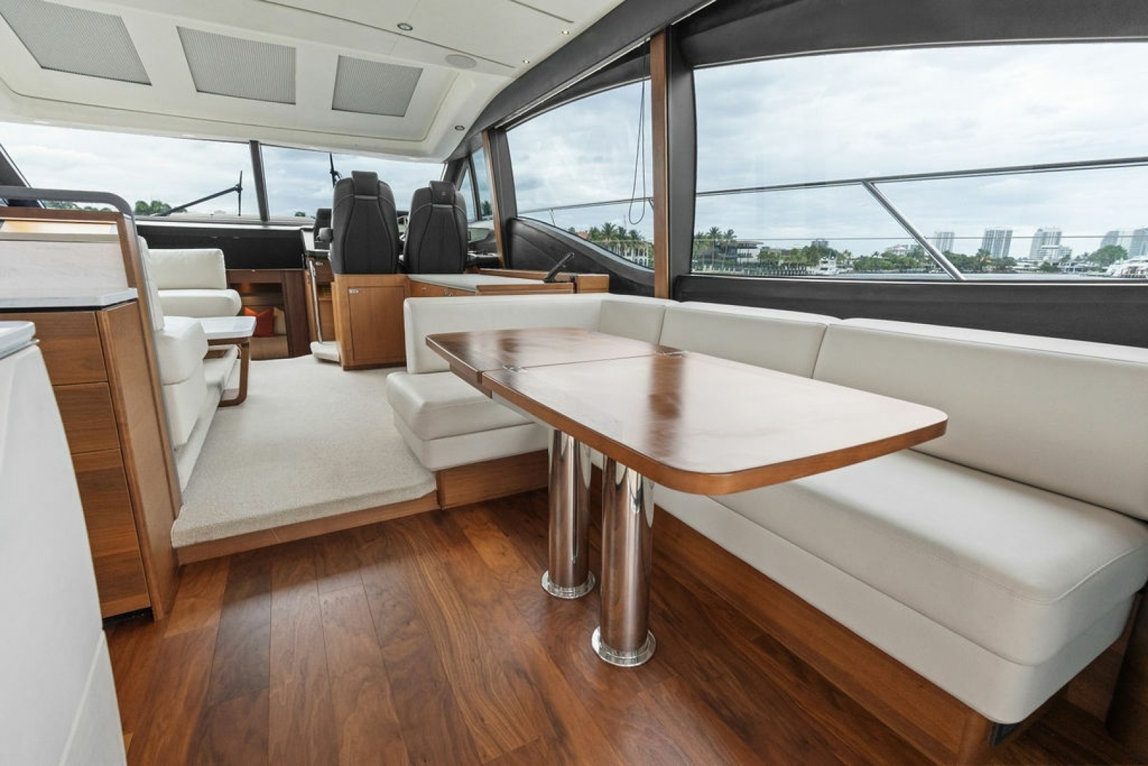 2020 Princess S62 Sportbridge - Image 39
