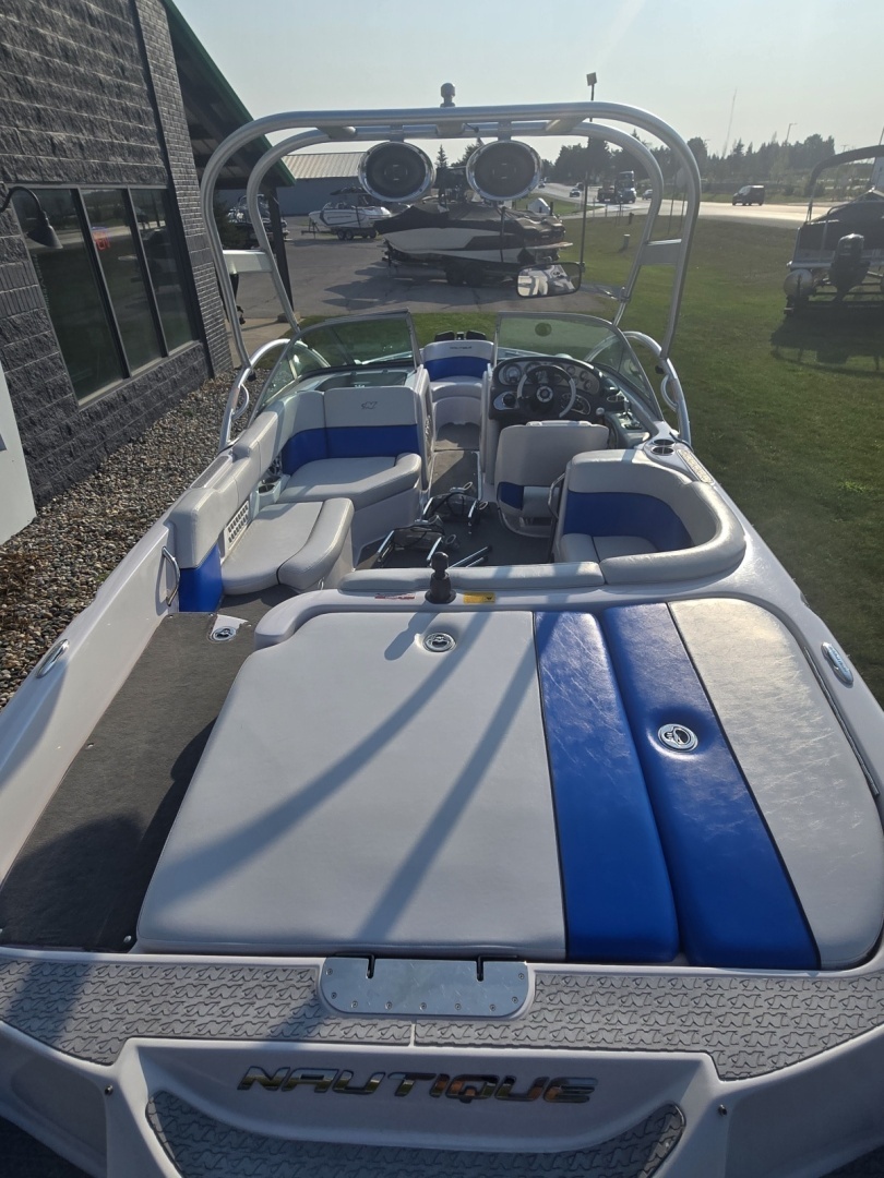 2008 Nautique Crossover 211 - Image 6