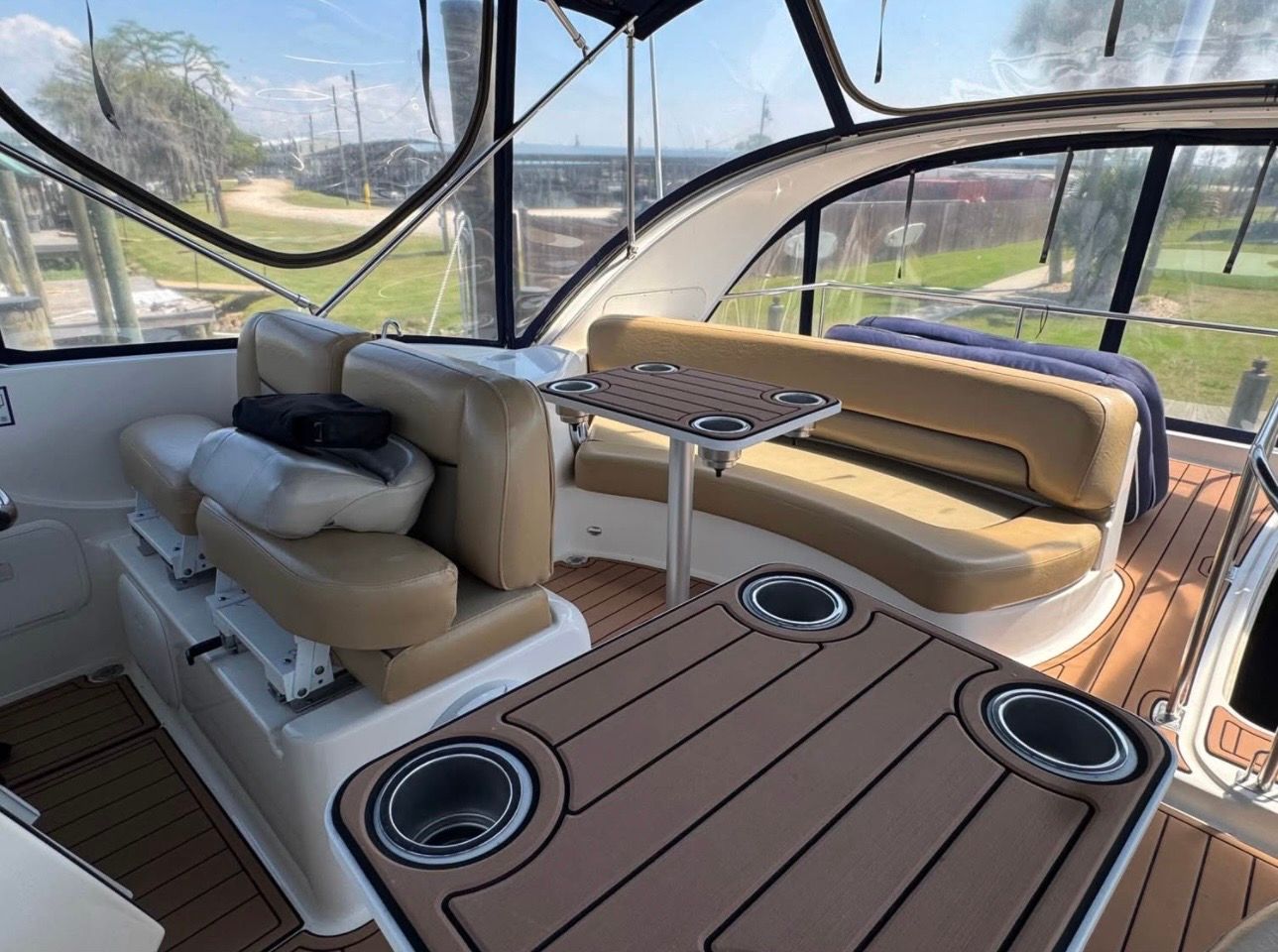 Interior of a 2007 Meridian 411 Sedan yacht with seating area.