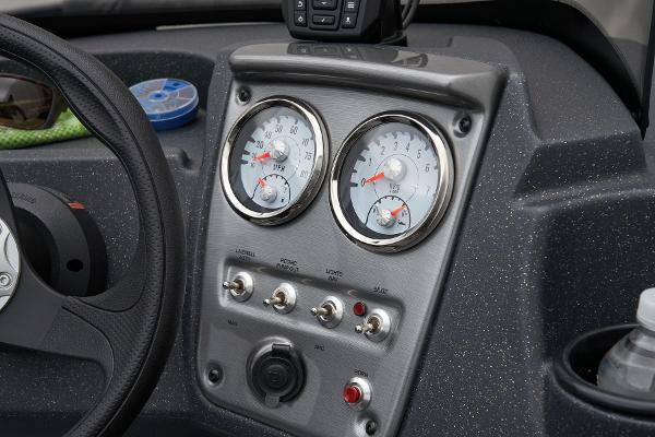 2026 Tracker Pro Guide V-16 SC - 28