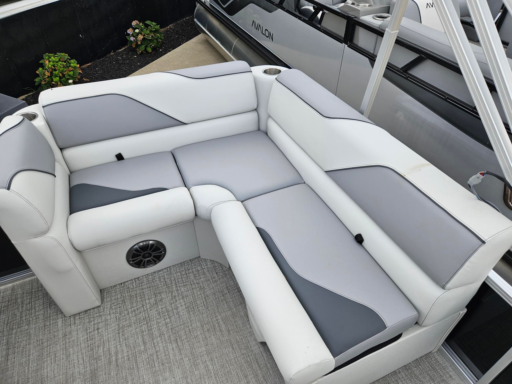 2025 AVALON VNT CR-15 - Image 7