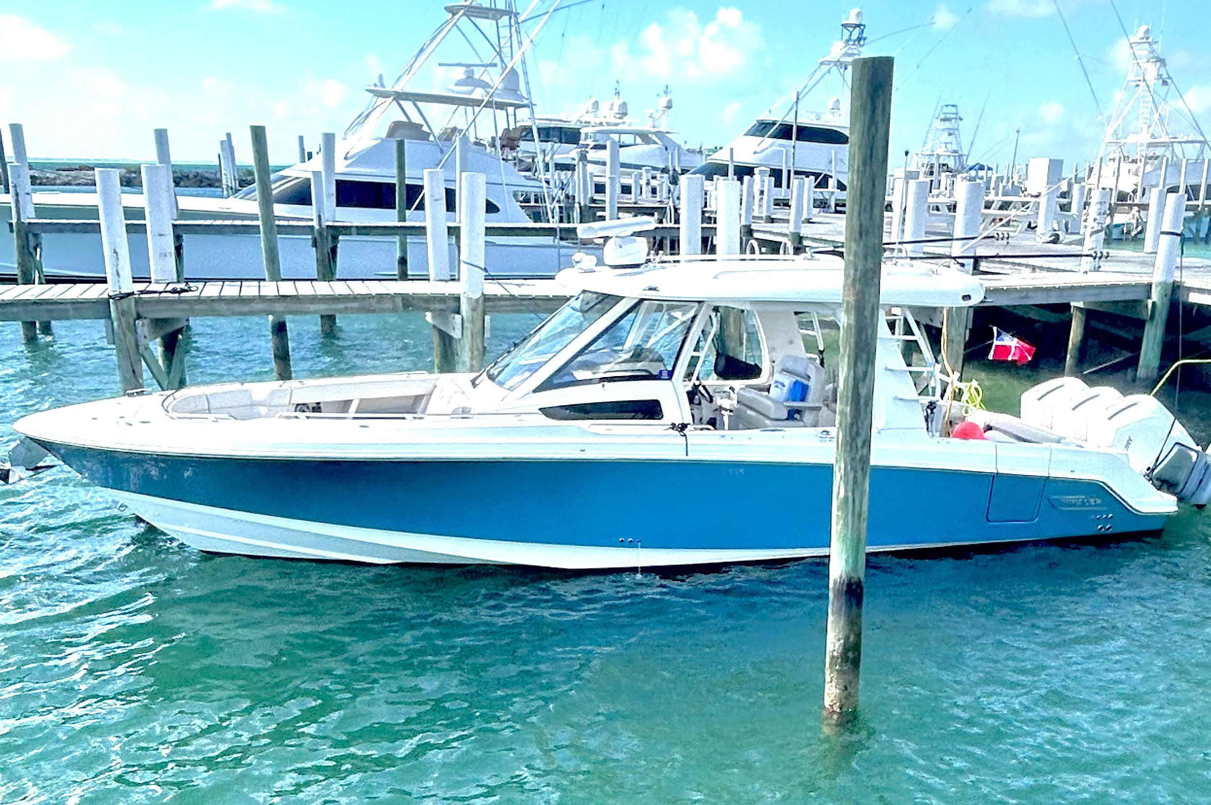 2021 Boston Whaler 350 Realm