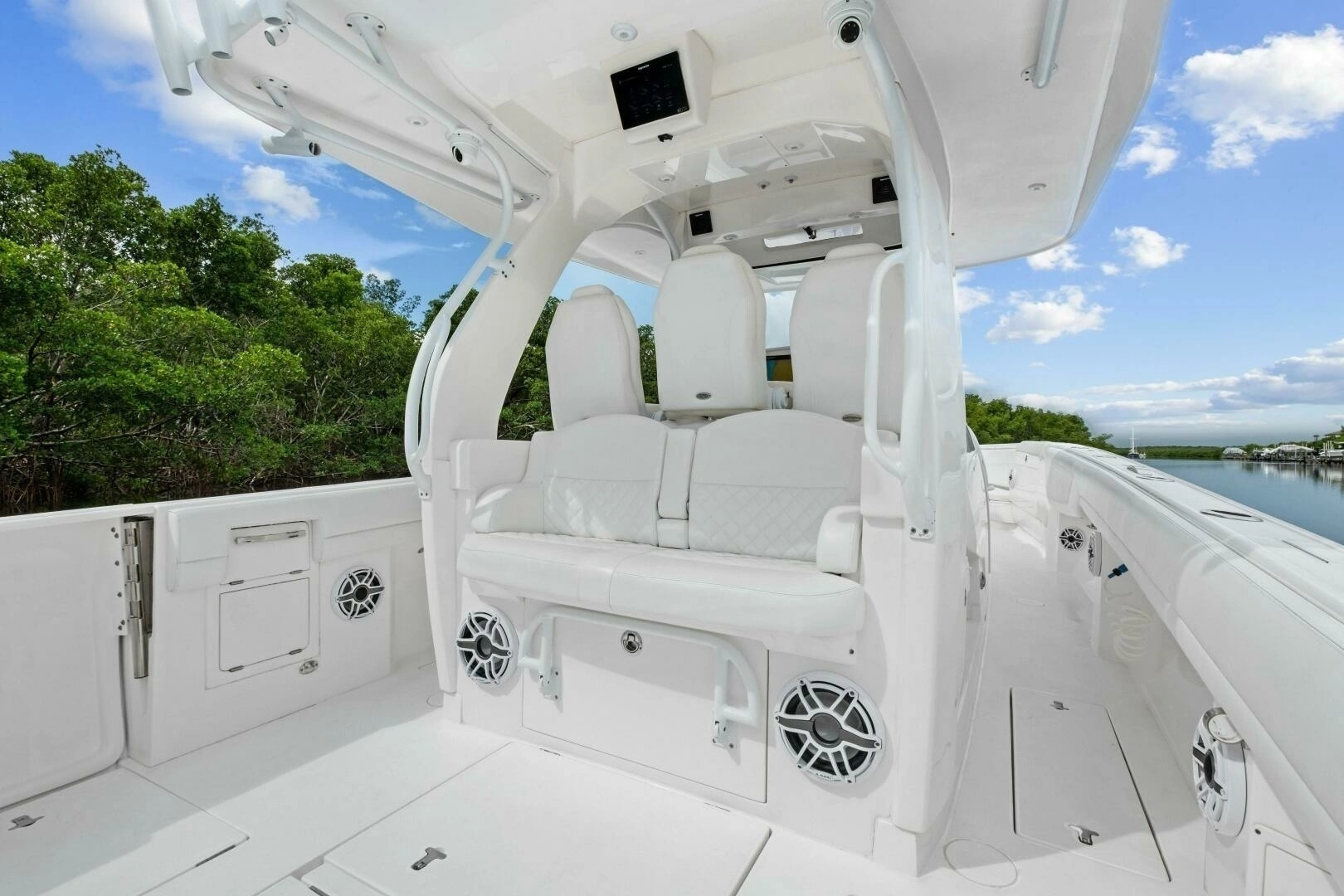 2020 Intrepid 407 Nomad SE - Image 3