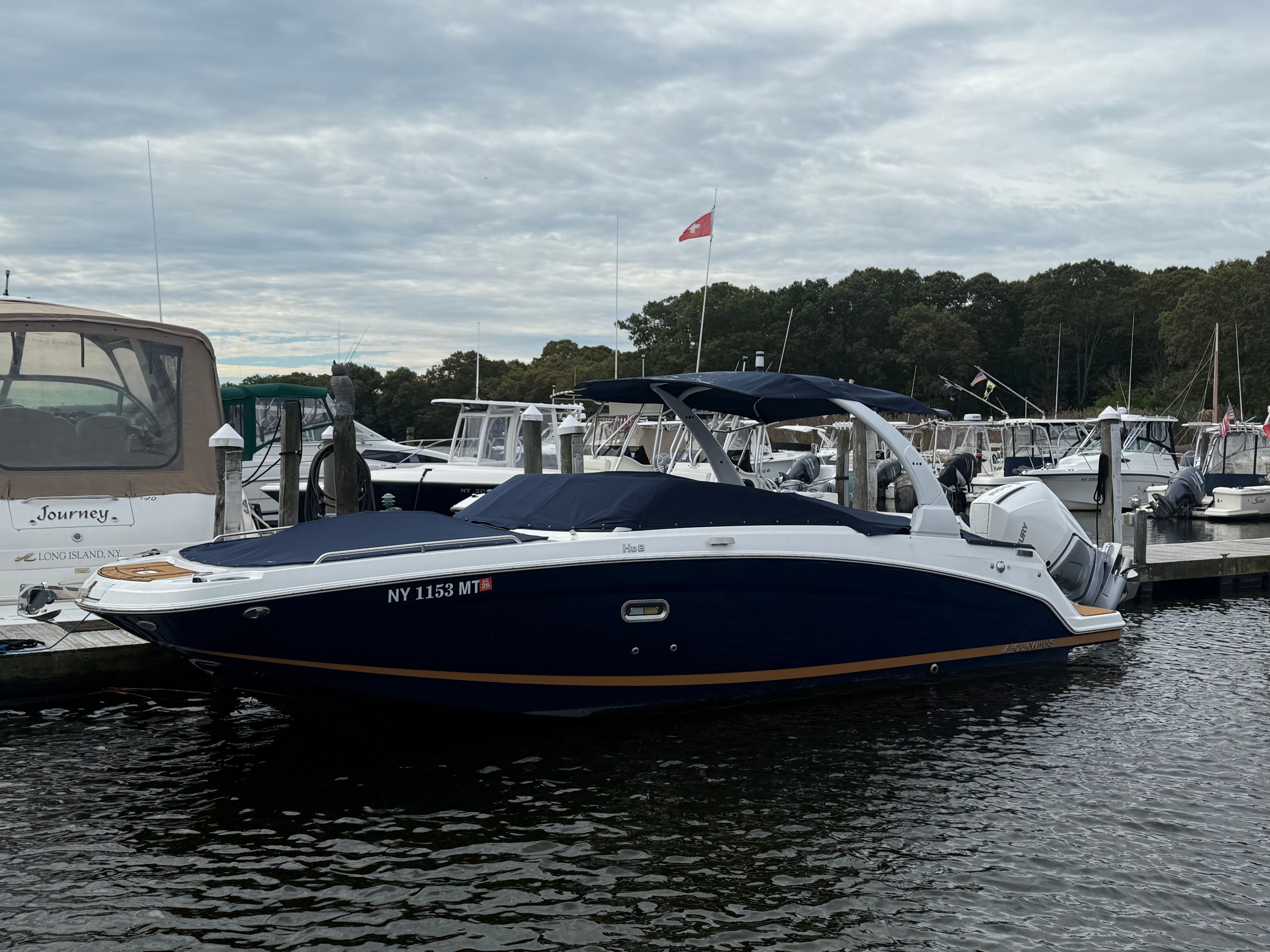 2024 Four Winns HD8