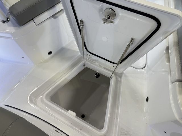2026 Everglades 285 Center Console - 40