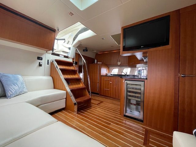 2010 Regal 52 Sport Coupe - 13