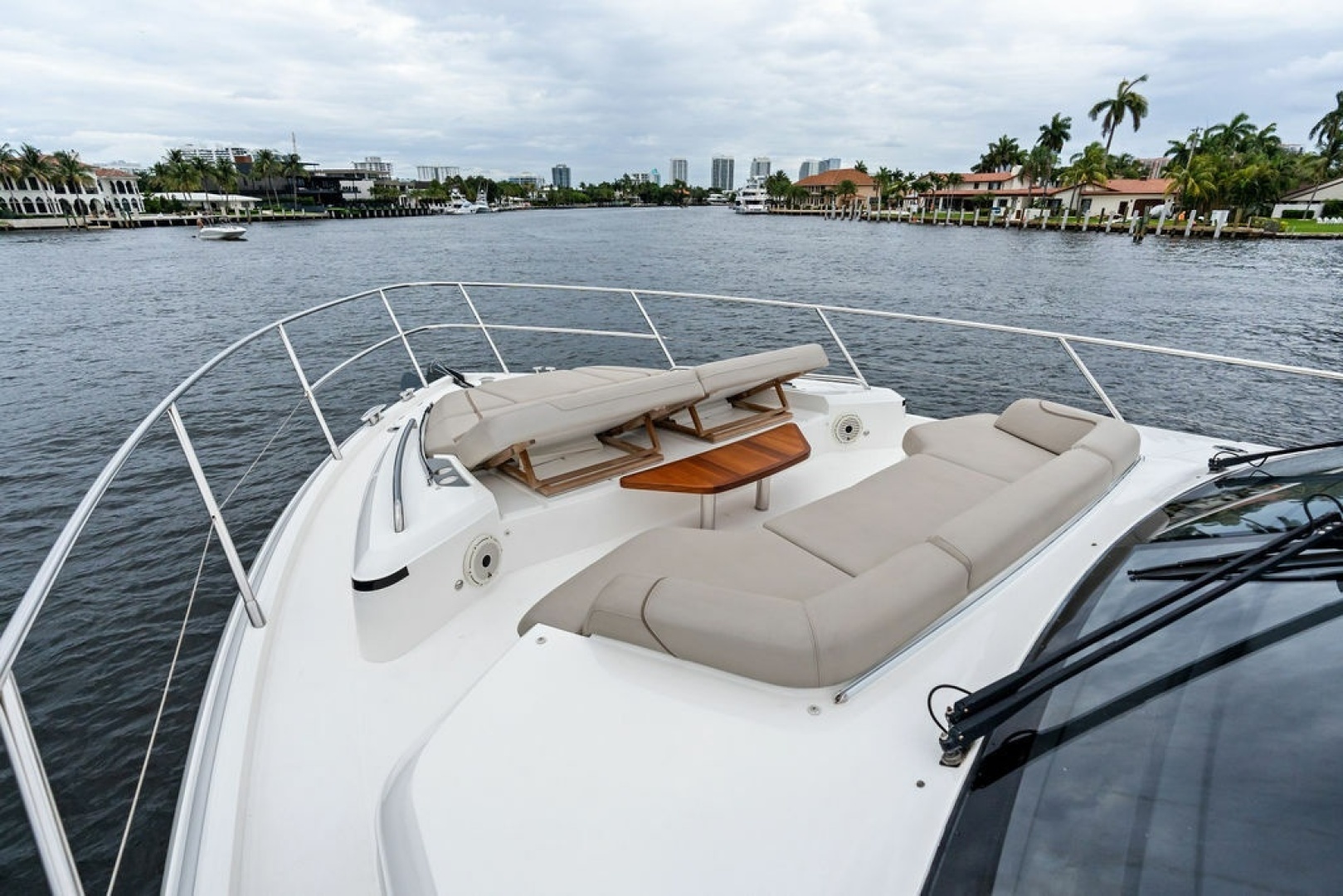 2020 Princess S62 Sportbridge - Image 17
