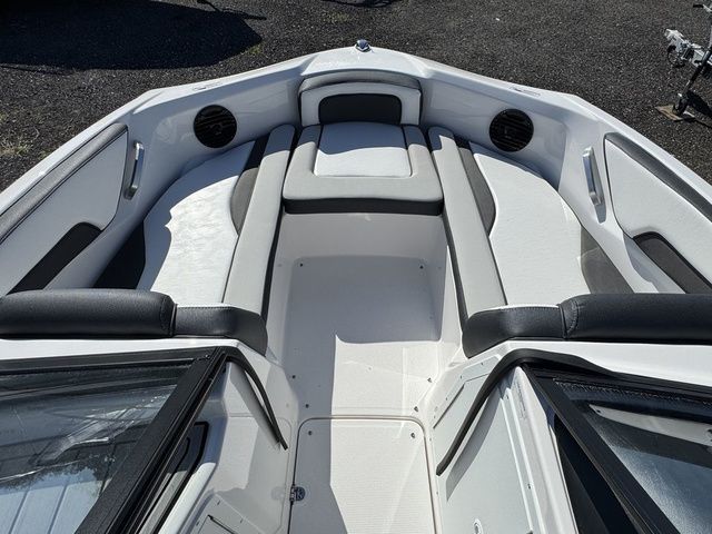 2026 Yamaha Boats 195S - 6