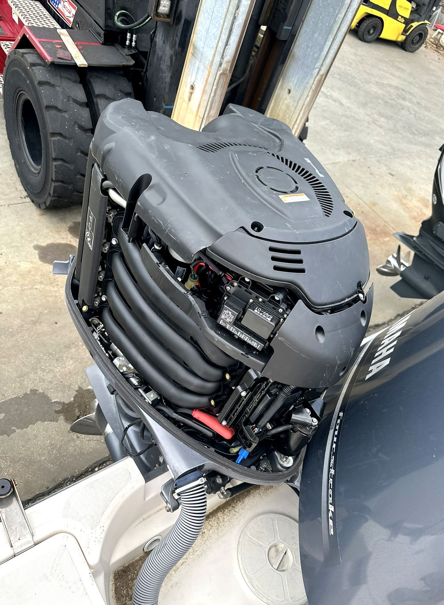 Yamaha outboard motor on Pursuit DC 265 Dual Console boat.