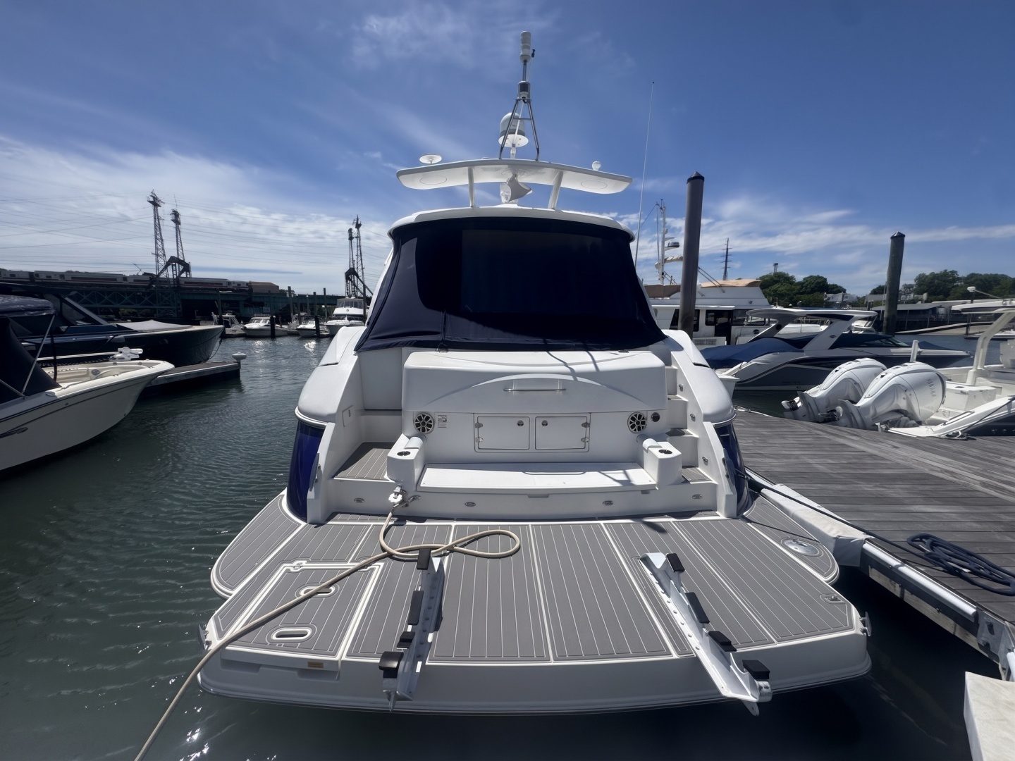 2006 Cruisers Yachts 520 Express - Image 7