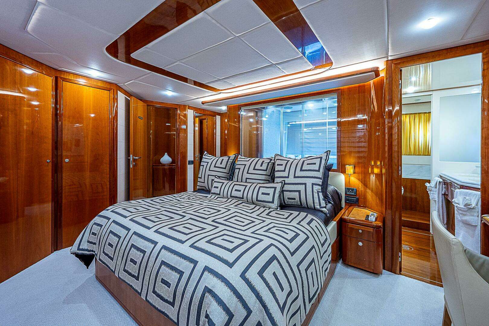 2006 Ferretti Yachts 830 - Image 83