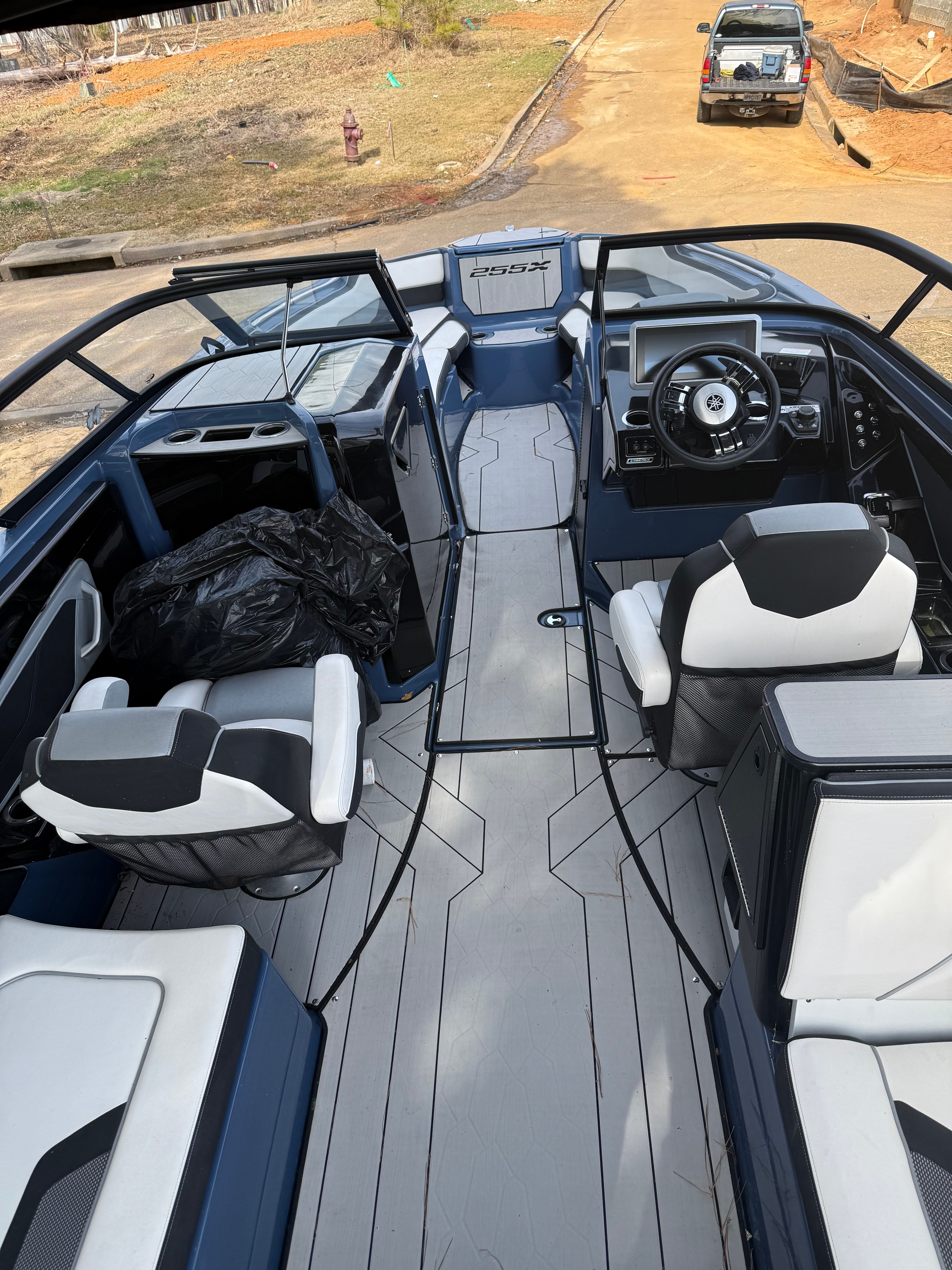 2023 Yamaha Boats 255XD - 4